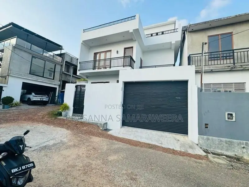 Brand New Solid Modern Super Luxury House for Sale Piliyandala