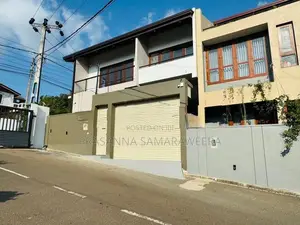 Brand New Solid Modern Super Luxury House for Sale Piliyandala