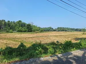 Bare land for sale in meegoda wataraka