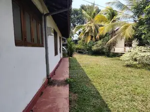 මහරගමට ආසන්නයේ නිවසක් සමග පරිචස් 35 විකිනිමට
