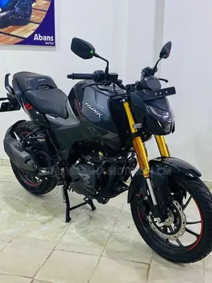 Hero Hunk 160R 4V 2025