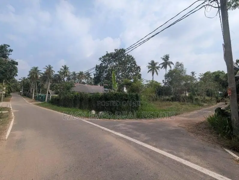Land for Sale in Nittambuwa