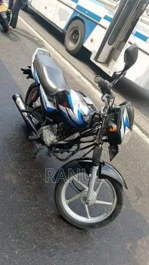 Bajaj CT100 2018