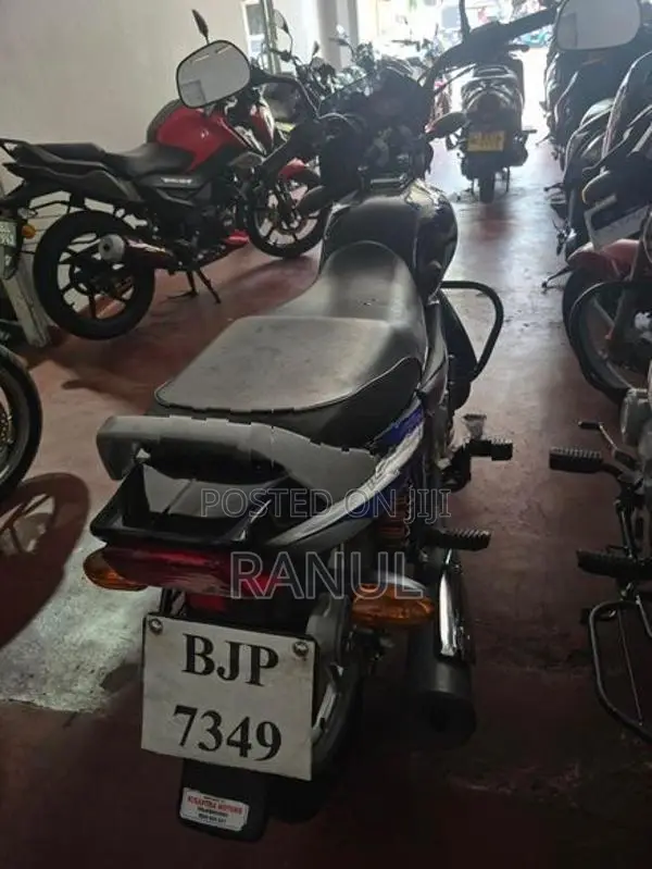 Bajaj CT100 2025