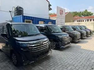 Toyota Roomy Custom G / GT 2023