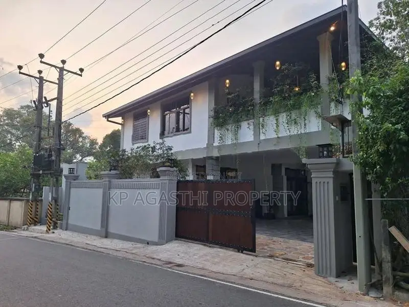 thalawathugoda luxury house for sale