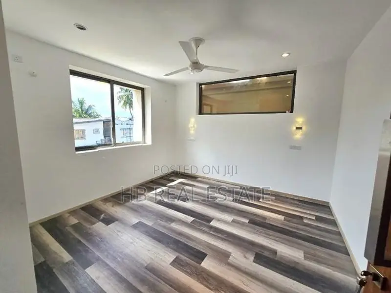 Architecture Designed Super Luxury Three Story House Moratuwa