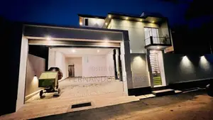 3 Storied 4 Bed Rooms An Upstairs House For Sale In Negombo