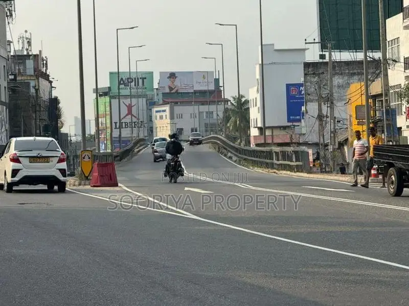 Middle of Kohuwala Town Land for Sale in Nugegoda