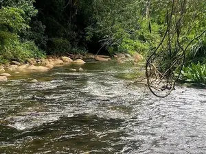 කිරිදි ඔයටත්,වෙල් යායටත් මායිම් ඉඩමක්