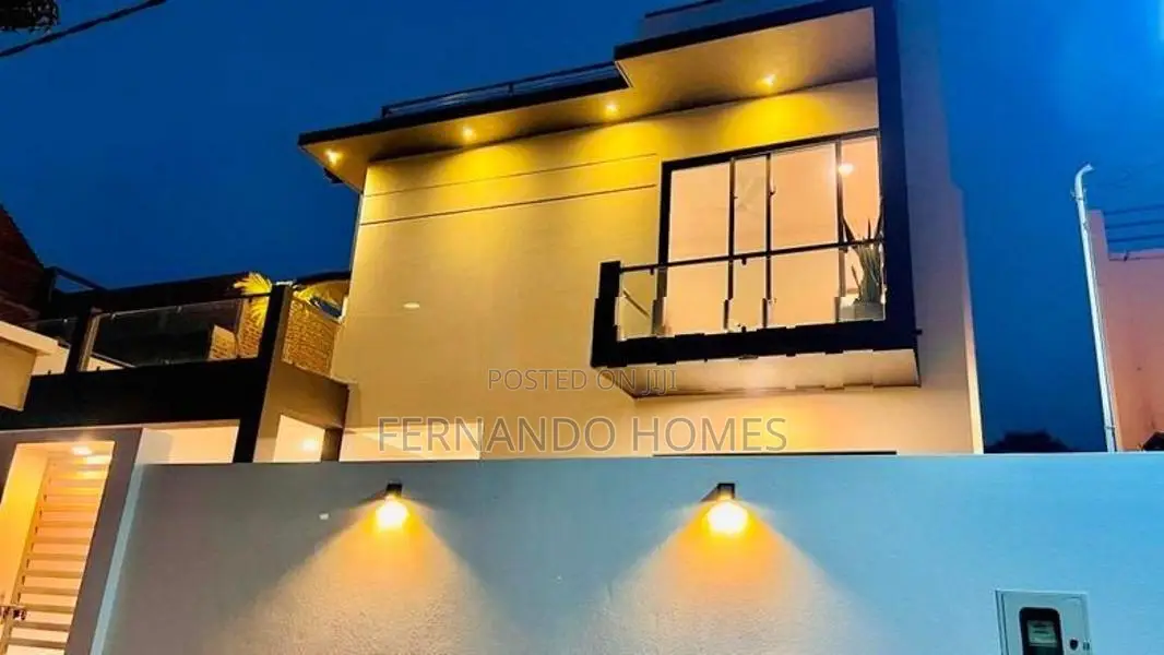 3 Storied 4 Bed Rooms An Upstairs House For Sale In Negombo