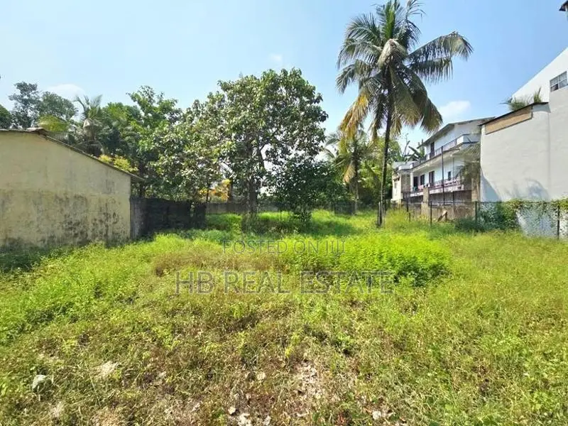 25.75 Perches Residential Bare Land for Sale Madiwela