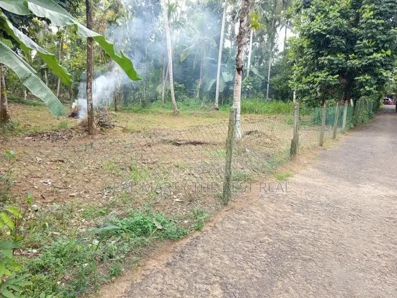 Kaluthara : 25 perches Land for Sale at Thibiriya