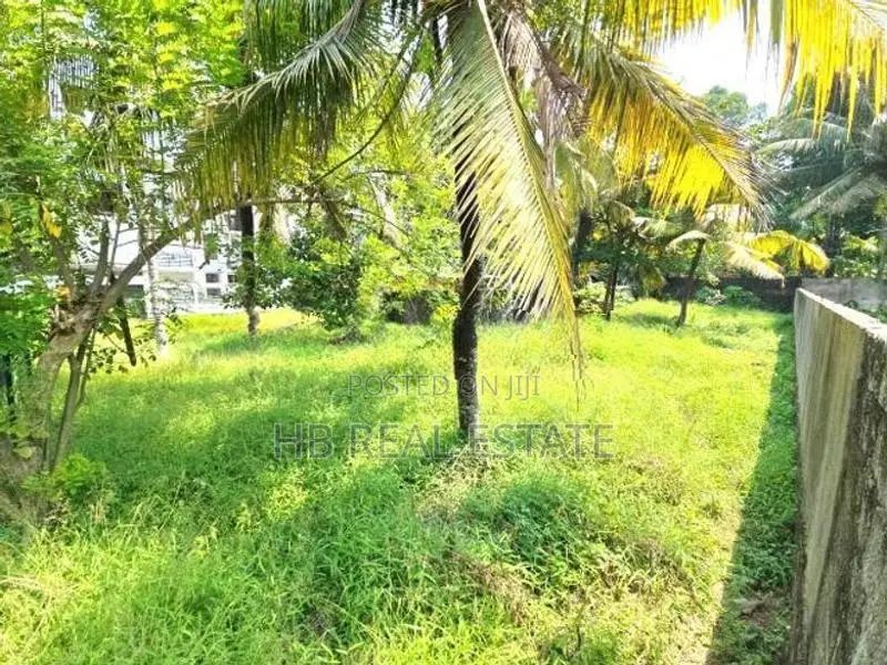 25.75 Perches Residential Bare Land for Sale Madiwela