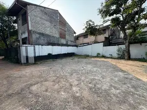 Middle of Kohuwala Town Land for Sale in Nugegoda