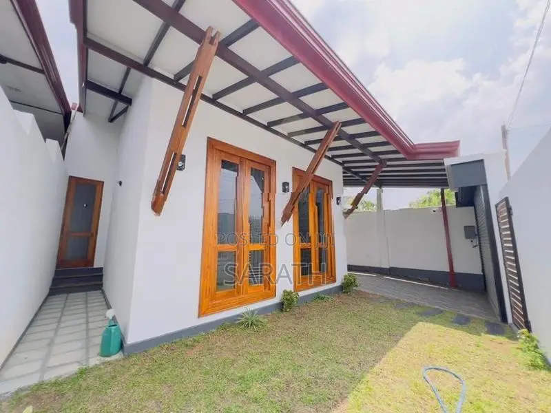 3 Bed With Brand New Valuable House In Athuurgiriya