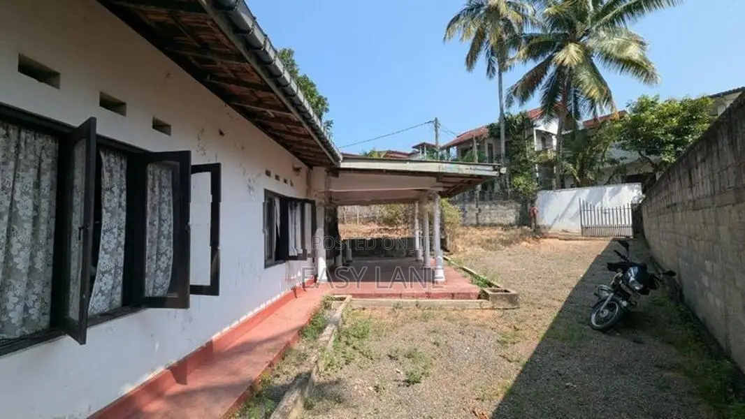 වෙල්යායට මුහුණලා වටිනා නිවසක්