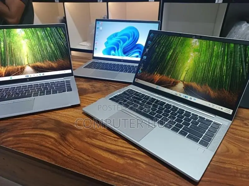 HP EliteBook 845 G8 Ryzen 5 Pro Radeon RX 8GB RAM 256GB NVME SSD