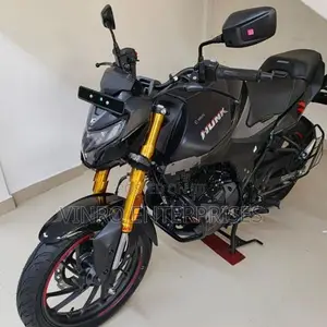 Hero Hunk 160R 4V 2026