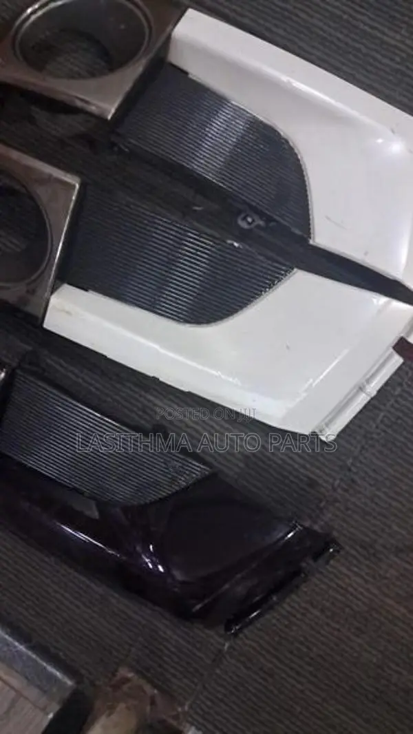 Noah Fog Lamp Cover