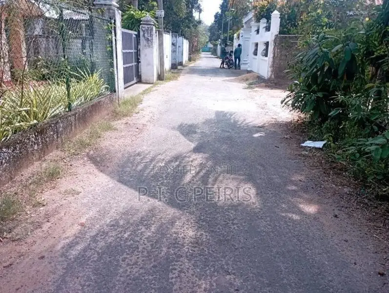 10Perch Land For Sale Bandarawaththa Seeduwa Gampaha