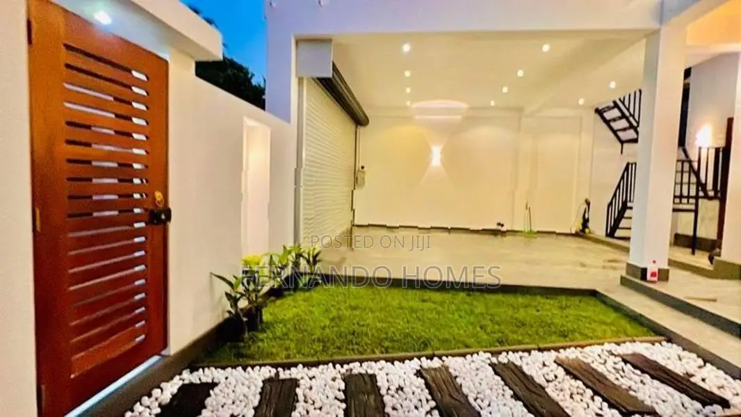 Genuine Built Brand New Mint Condition 4 Bed Rooms House Sale In Negom