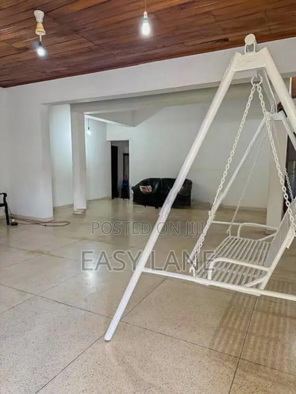 ඉඩමේ වටිනාකමට නිවසක්