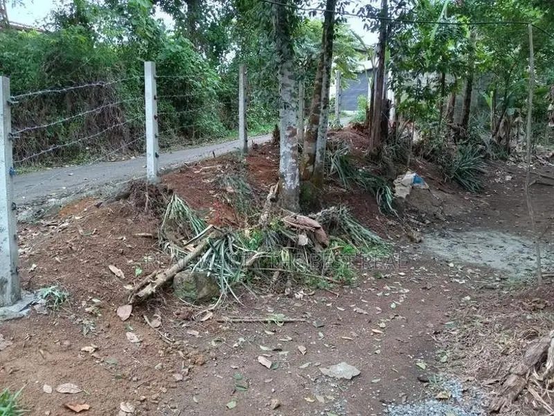 Dodangoda : 20 perches Commercial Land for Sale