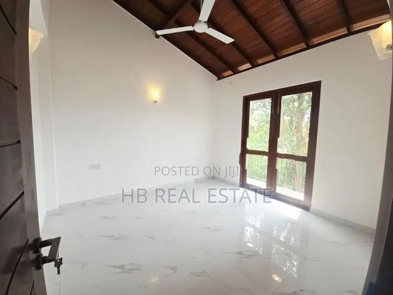 Modern Designed Luxury Two Storey House for Sale Polgasowita