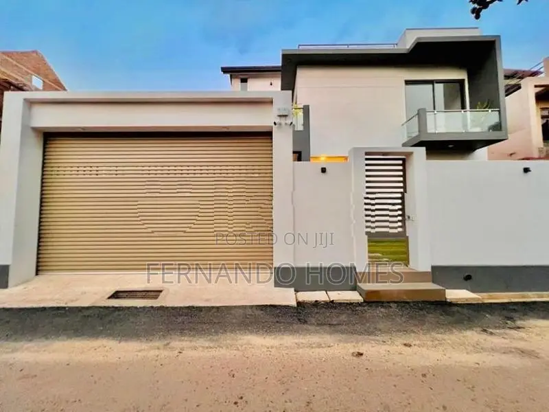 3 Storied Fully Completed 4 BR An Upstairs House For Sale In Negombo