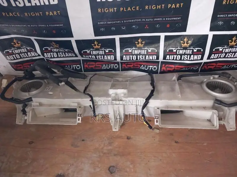 Toyota Noah CR 41 Duel AC Unit
