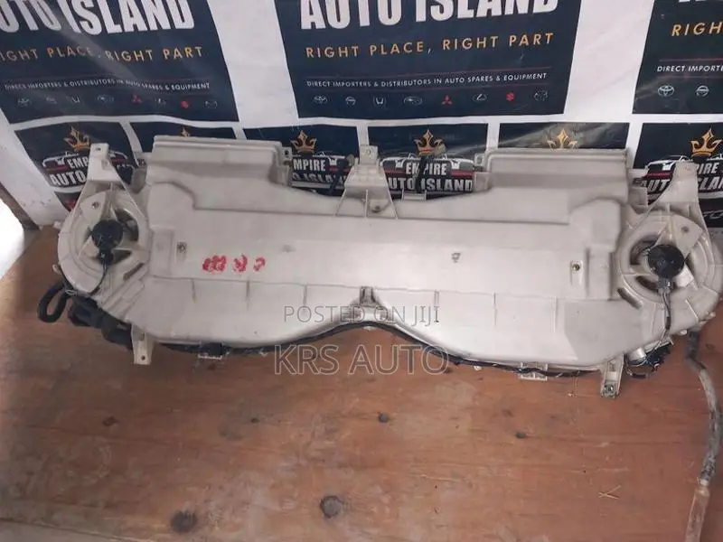 Toyota Noah CR 41 Duel AC Unit