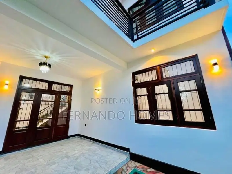 3 Bed Rooms Really Value Upstairs House For Sale In Negombo Area