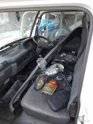 Isuzu ELF Lorry Cabin