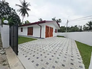 03 - Bed Rooms With Landscape Garden House