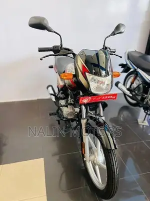Bajaj CT100 ES 2025