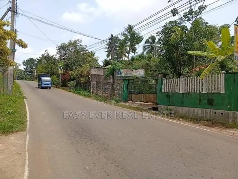 Land for sale in Hanwella