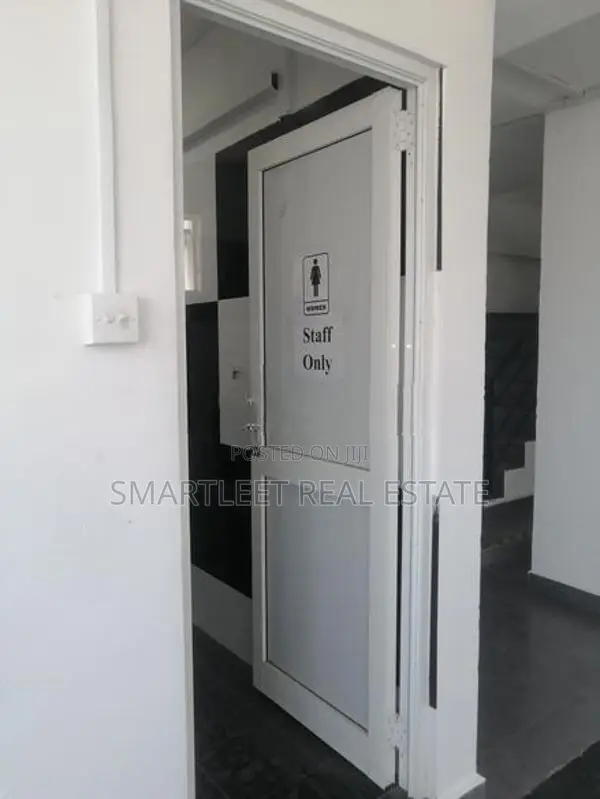 Building for Rent in Dehiwala