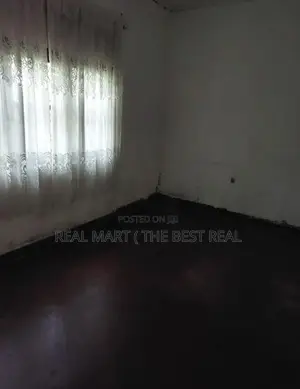 Piliyandala : 10.2 perches Land with Old house for Sale