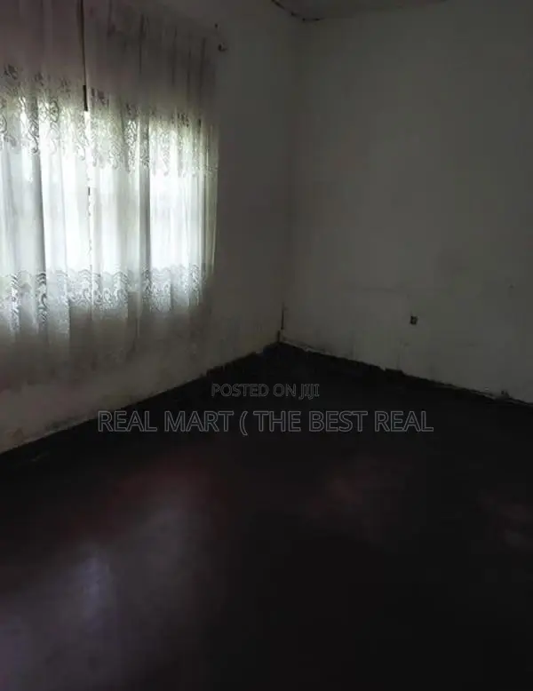 Piliyandala : 10.2 perches Land with Old house for Sale