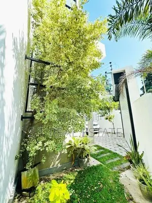 Modern Designed Luxury Three Storey House for Sale in Athurugiriya