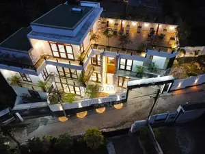 13 P With Super Luxury House In Battaramulla