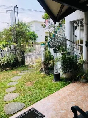 Nugegoda : 18 perches Land for Sale at Gangodawila