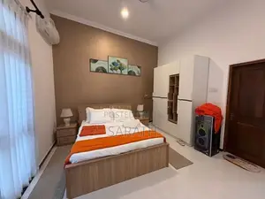 13 P With Super Luxury House In Battaramulla