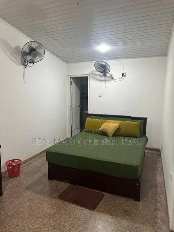 Colombo 8 : 5 A/C bedrooms fully furnished Large Hotel for Rent