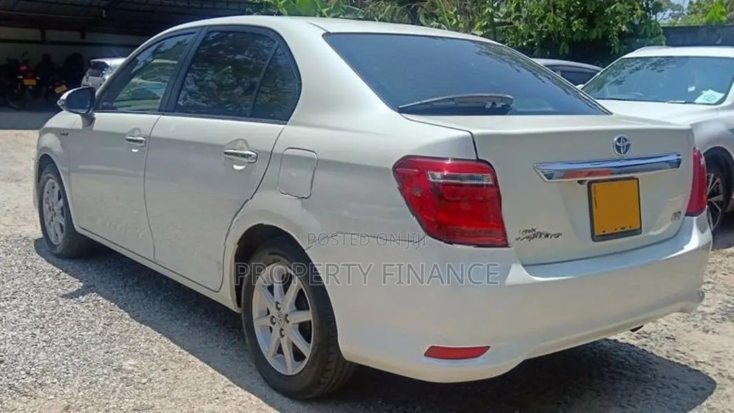 Toyota Axio 2016