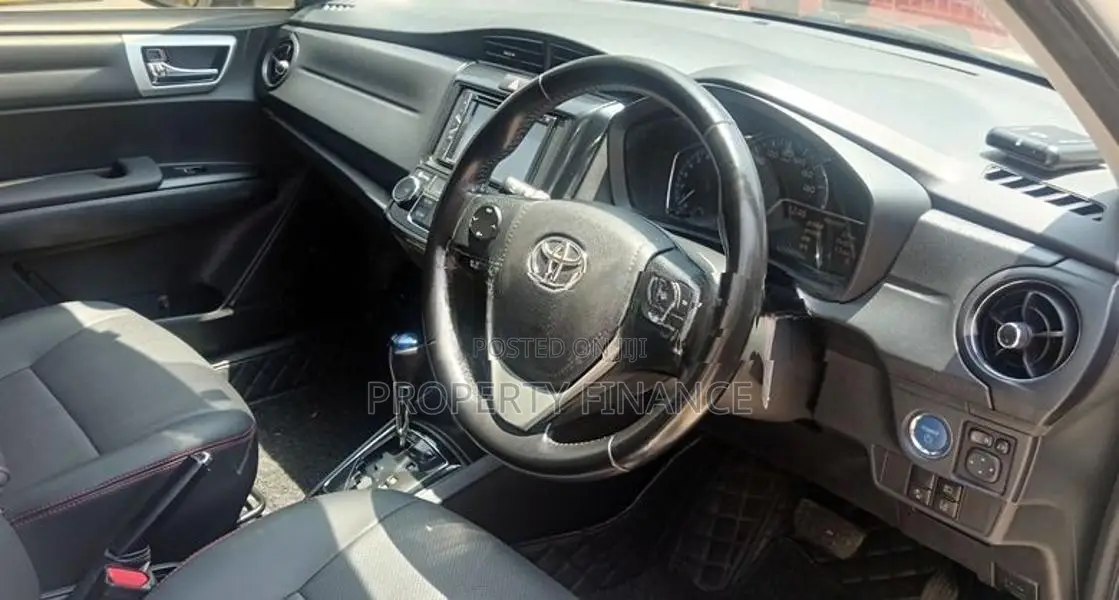 Toyota Axio 2016