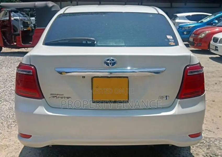 Toyota Axio 2016
