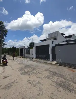 10 Perch Brand New Single Story House for sale at Athurugiriya, Malabe