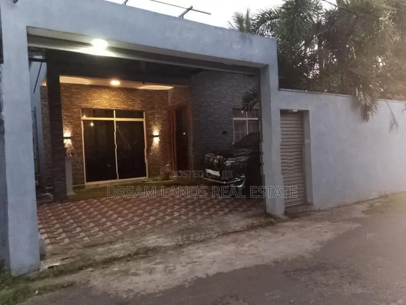 HOUSE FOR SALE IN MAHARAGAMA (SP1108)